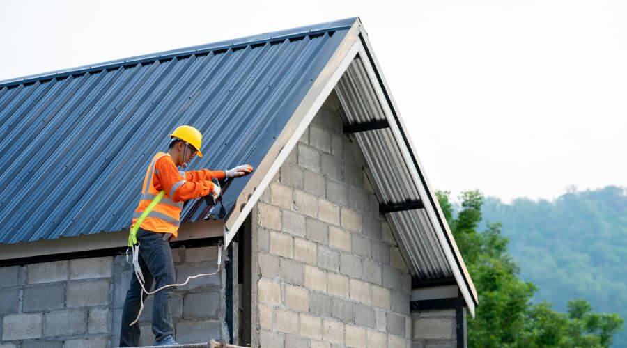 Professional residential roofers in Plainville, IL